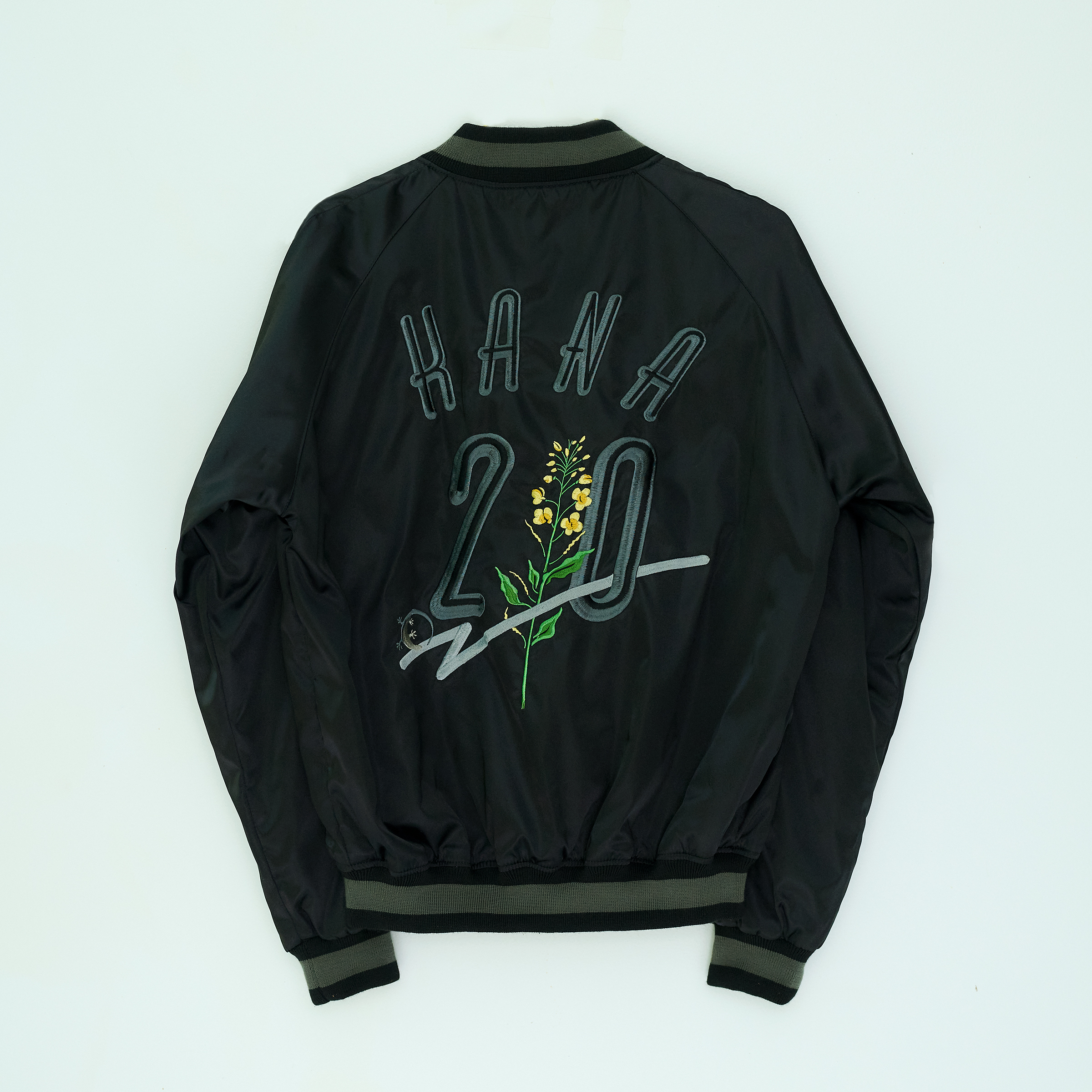 02 HK_sample_back.jpg
